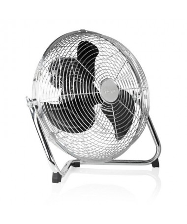 pEste fresco durante los calurosos dias de verano con el ventilador de suelo con circulacion de aire Tristar Gracias a su marco